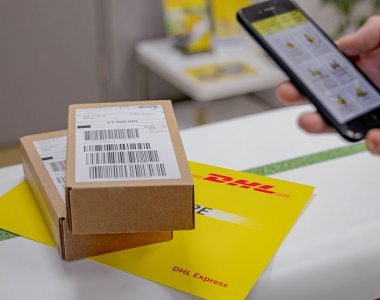 Tìm Hiểu về khái niệm và cách tính các khoản phụ phí DHL Express